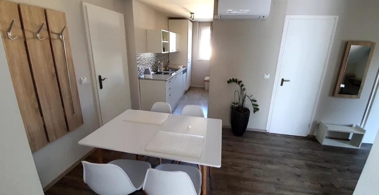 Ancsi Apartmanhaz Balatonlelle Dış mekan fotoğraf