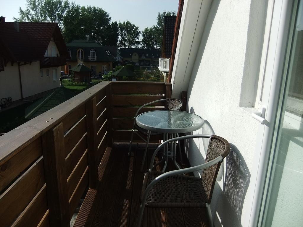 Ancsi Apartmanhaz Balatonlelle Oda fotoğraf